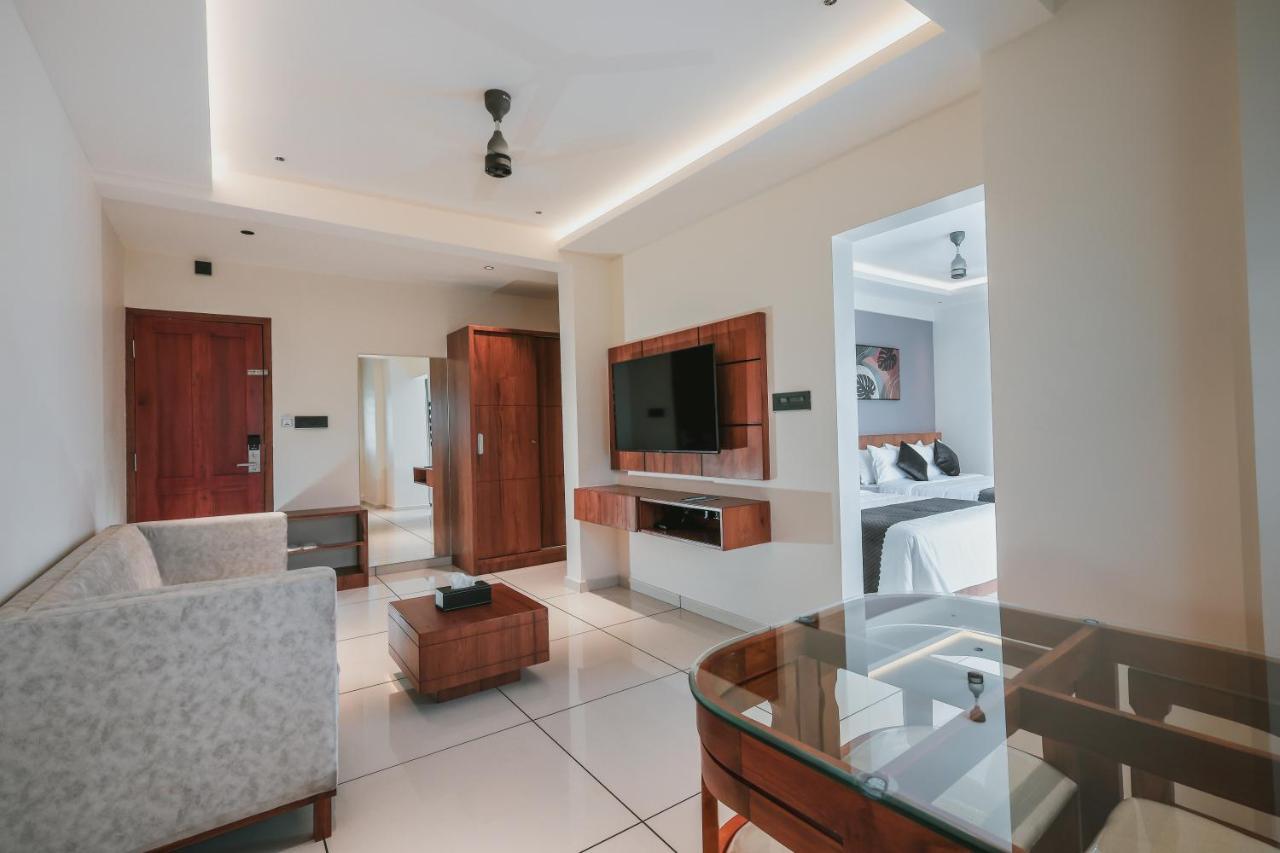 Fortview Suites Kasaragod Exterior photo
